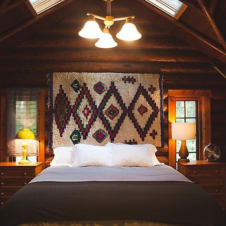 Loloma Lodge And Cabins McKenzie Bridge エクステリア 写真